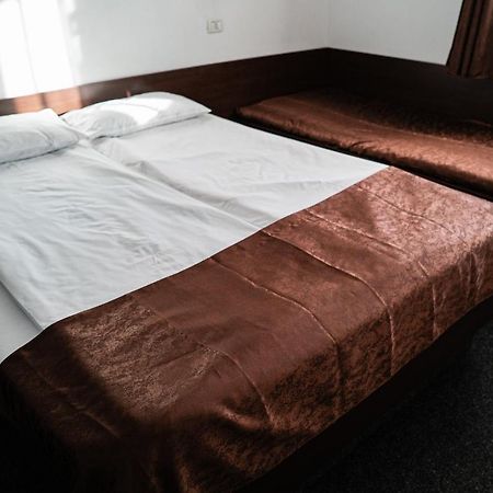 Casa Gorjeneasca Hotel Târgu Jiu Eksteriør billede